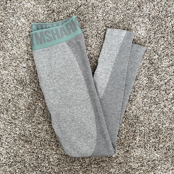 Gymshark Pants - gymshark flex leggings size small gray
